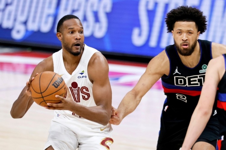 辉达在线娱乐-周二竞彩篮球强档:活塞悍将解禁复出 骑士米切尔继续缺席