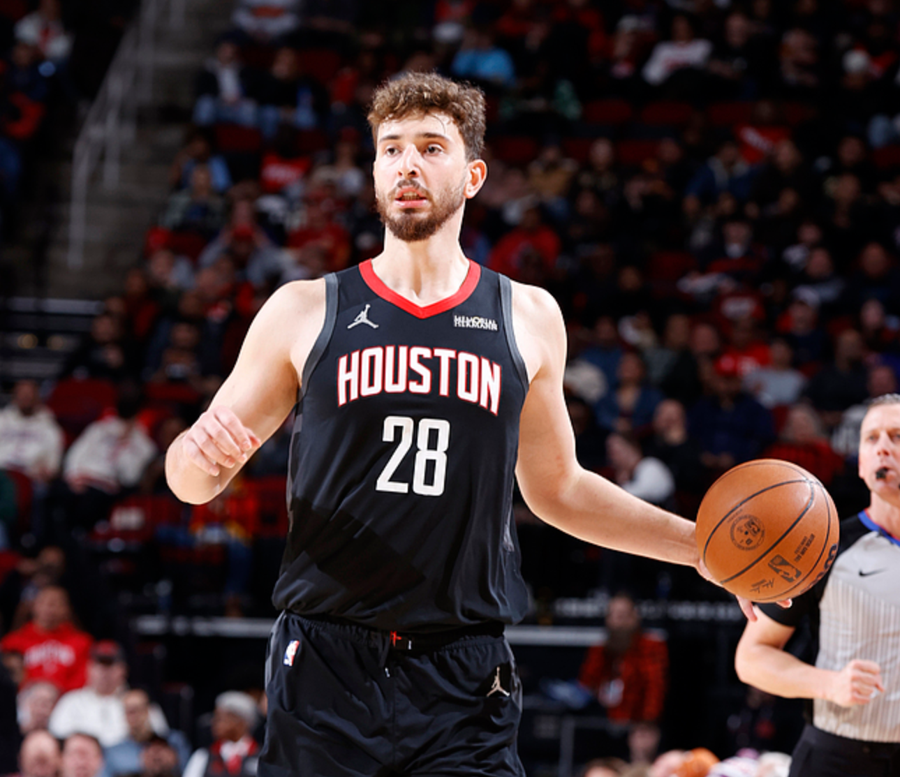 辉达官网-申京17投15中仍无缘今日最佳！对不起！东契奇爆砍80年NBA纪录